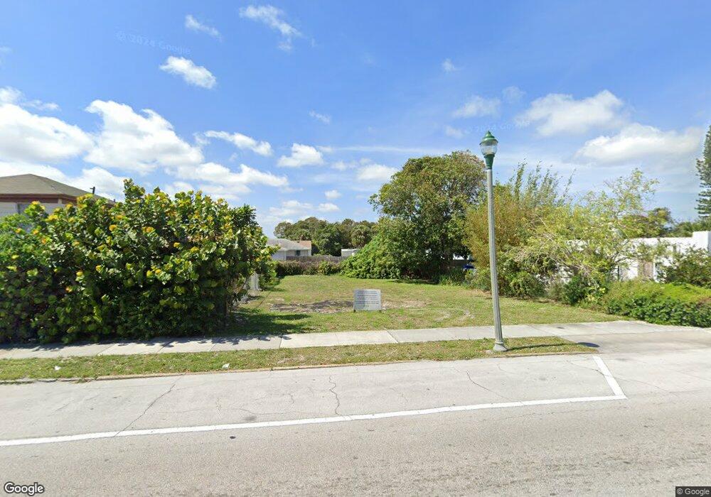 1945 N Tamarind Ave, West Palm Beach, FL 33407 - photo 1