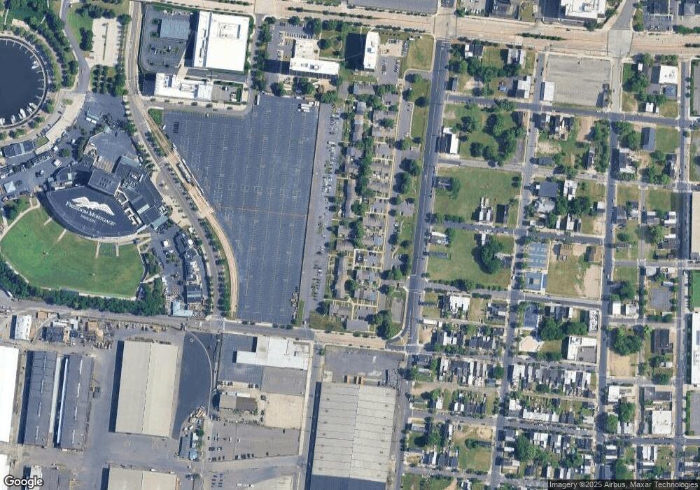 404 Royal Court Ln, Camden, NJ 08103 - photo 1