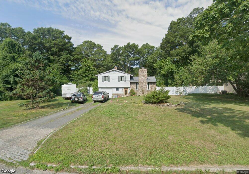 2808 Sandra Ct, Medford, NY 11763 - photo 1