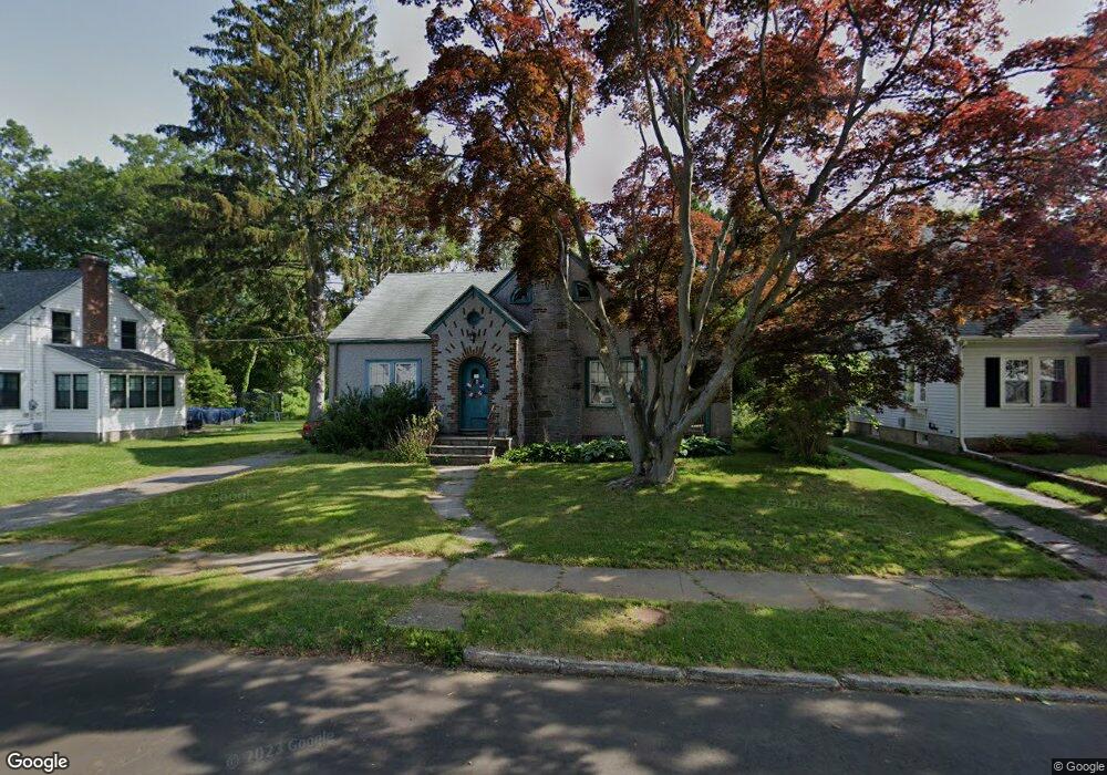 315 Mapledale Place, Bridgeport, CT 06610 - photo 1