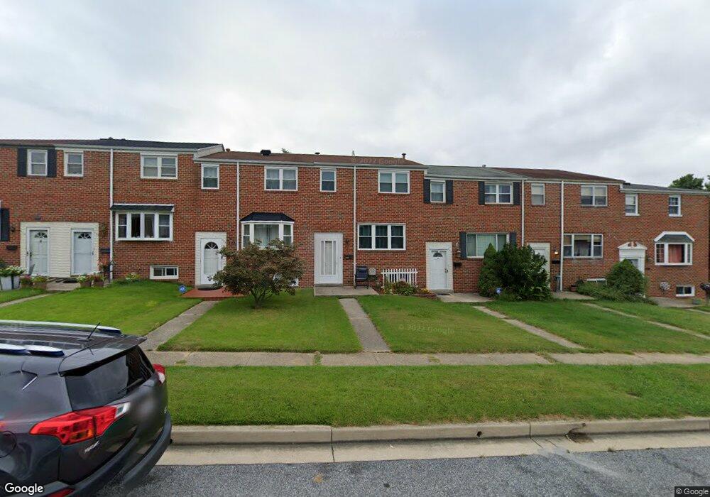 960 Regina Dr, Halethorpe, MD 21227 - photo 1