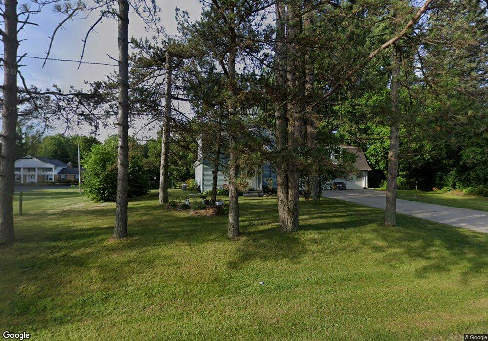 8136 E Coldwater Rd, Davison, MI 48423 - photo 1