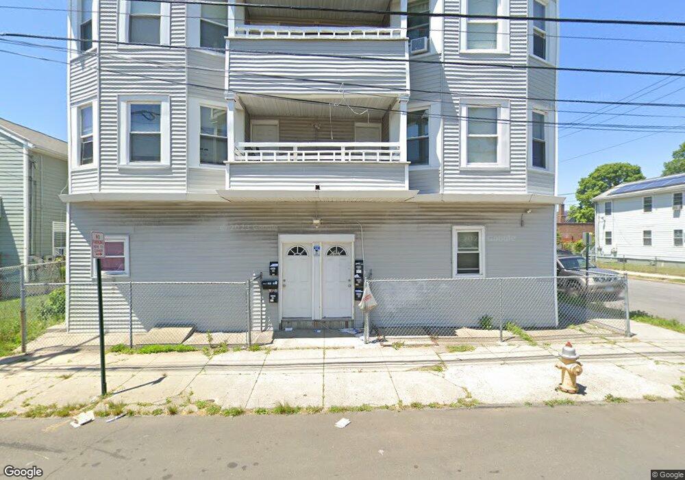 1389 Pembroke St unit 3A, Bridge Port, CT 06608 - photo 1