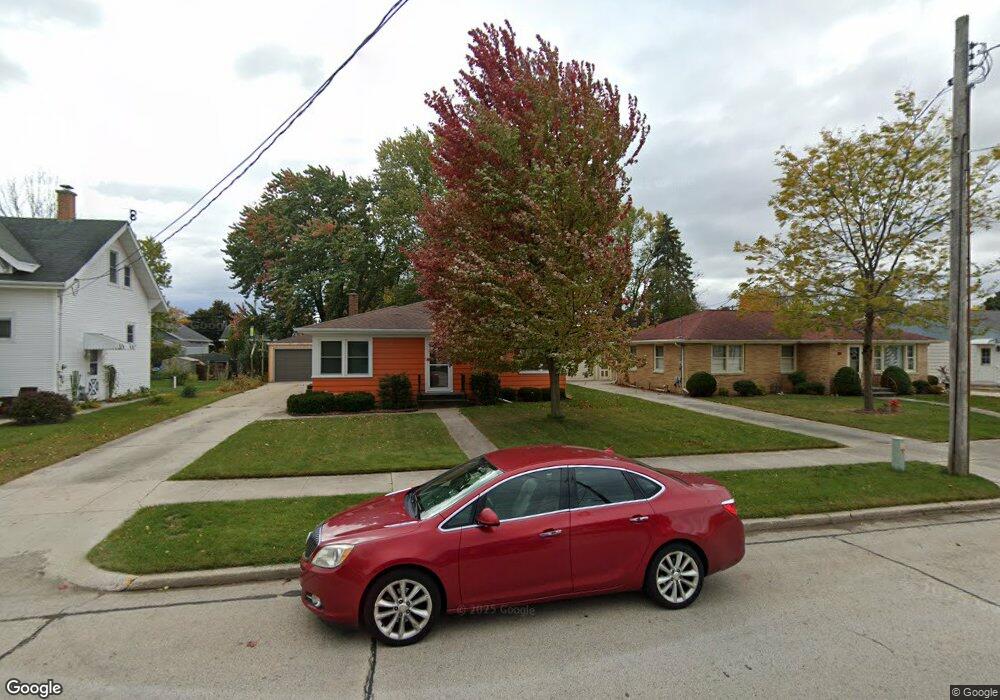 1915 29th St, Two Rivers, WI 54241 - photo 1