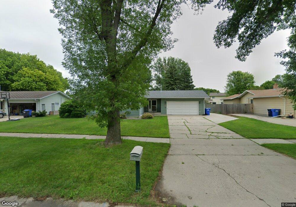 3255 Elm St N, Fargo, ND 58102 - photo 1