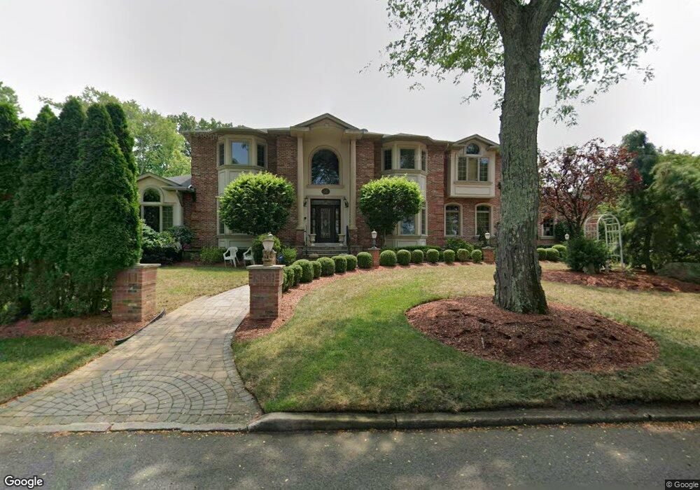 110 Regis Ct, Paramus, NJ 07652 - photo 1