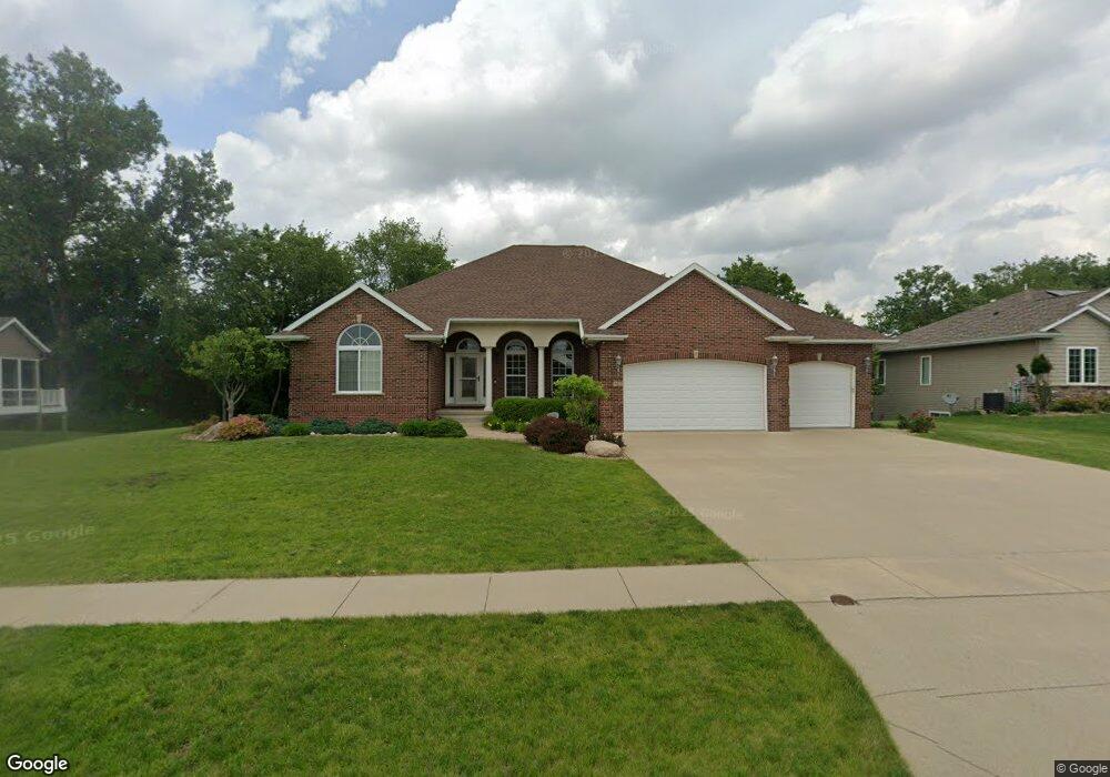 467 Squaw Creek Cir, Marion, IA 52302 - photo 1