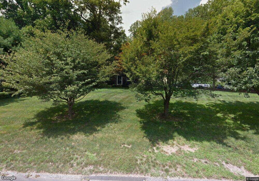 2 Quaker Ln, Trumbull, CT 06611 - photo 1