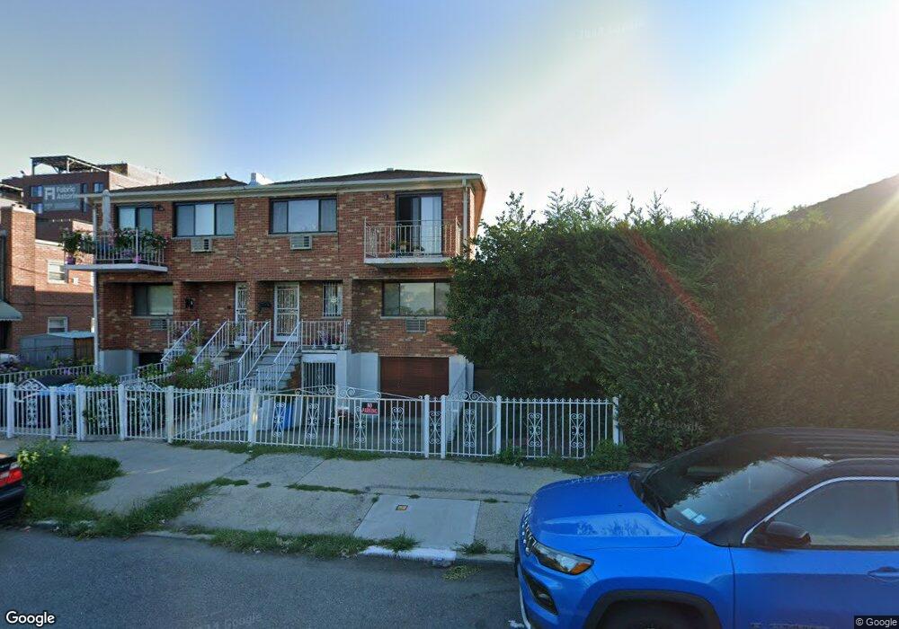 4611 Astoria Blvd, Astoria, NY 11105 - photo 1