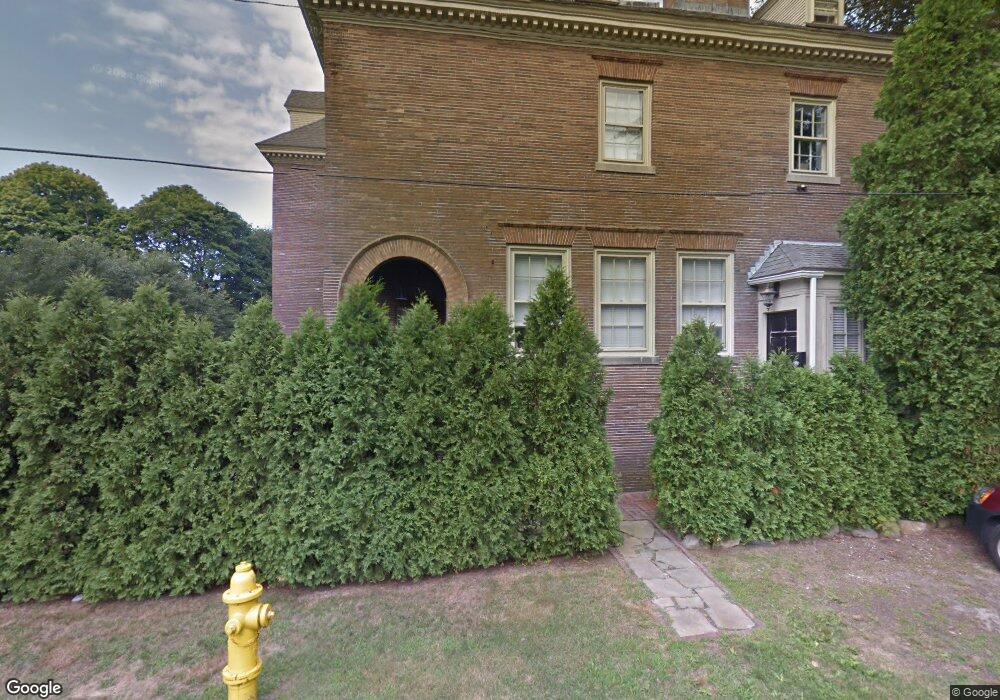 25 Old Beach Rd unit 2, Newport, RI 02840 - photo 1