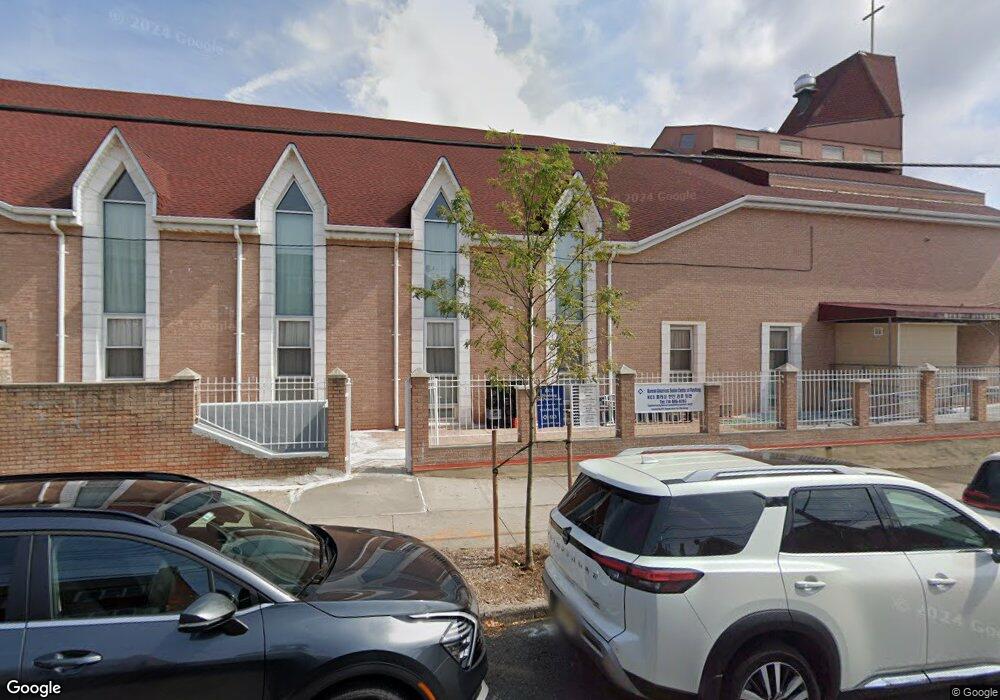 4215 166th St, Flushing, NY 11358 - photo 1