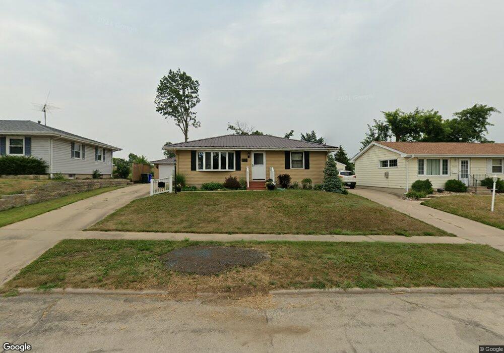 2613 Teresa Dr SW, Cedar Rapids, IA 52404 - photo 1