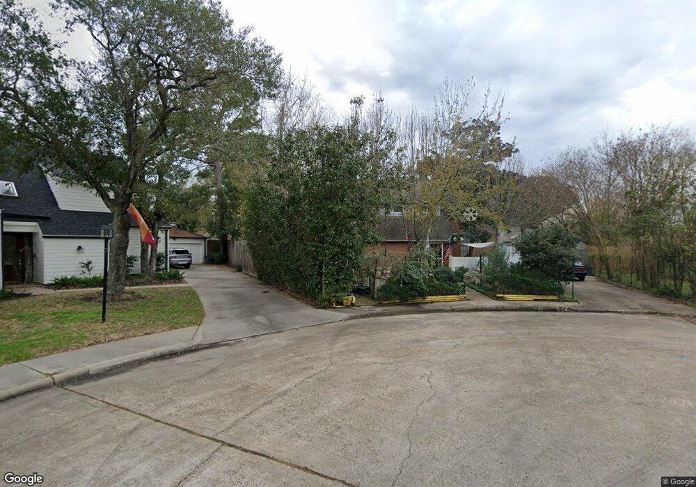 10227 Cedar Creek Dr, Houston, TX 77042 - photo 1