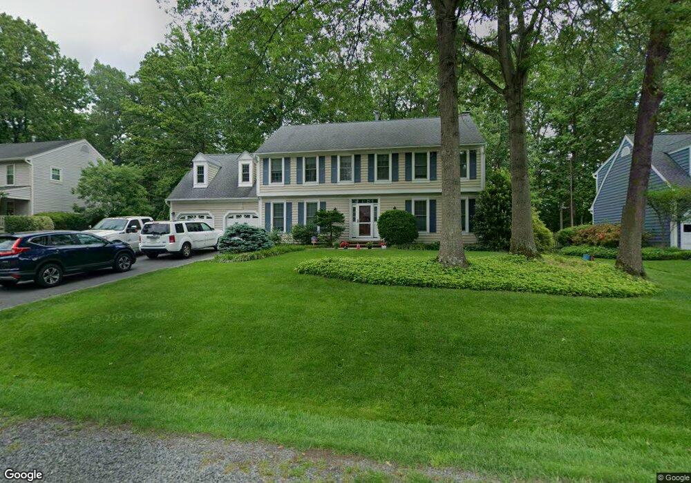 4866 Oakcrest Dr, Fairfax, VA 22030 - photo 1