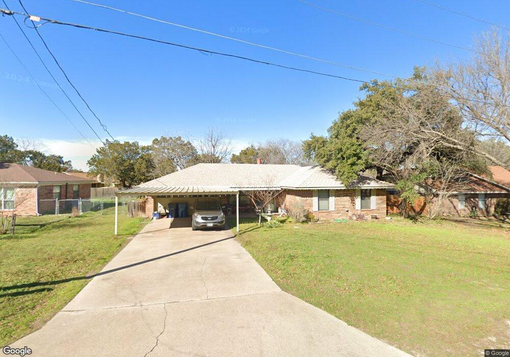 910 Woodview Dr, Granbury, TX 76048 - photo 1