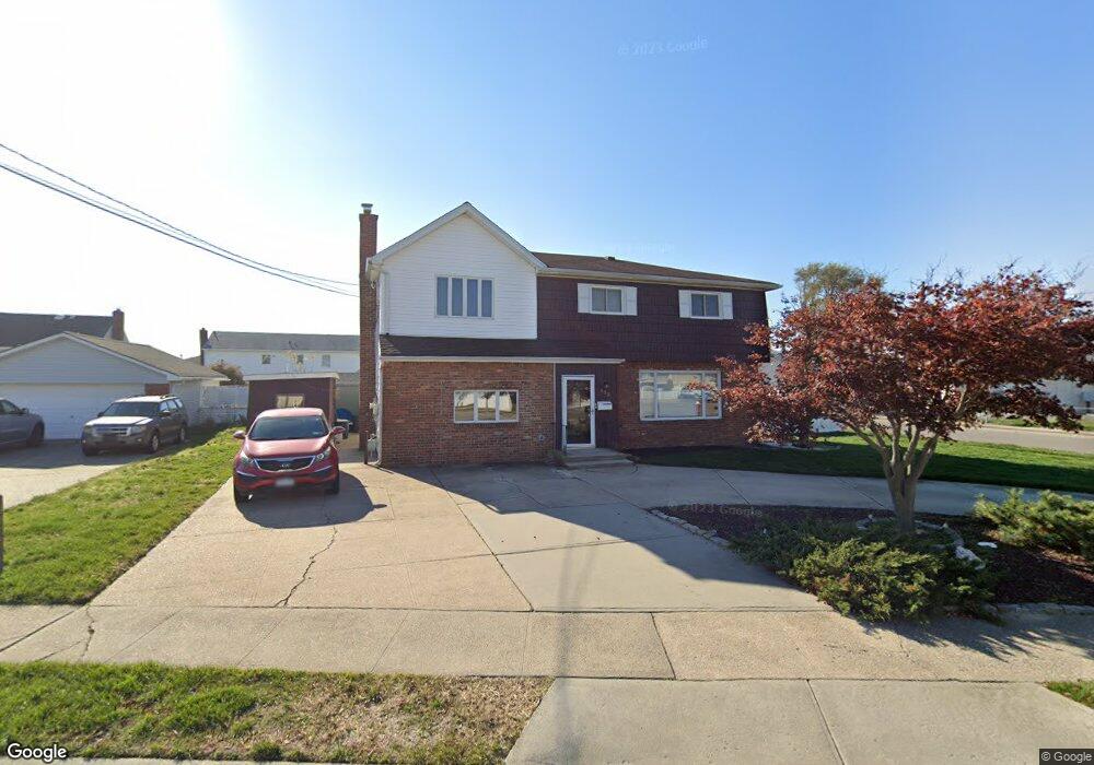 122 Knickerbocker Rd, Island Park, NY 11558 - photo 1