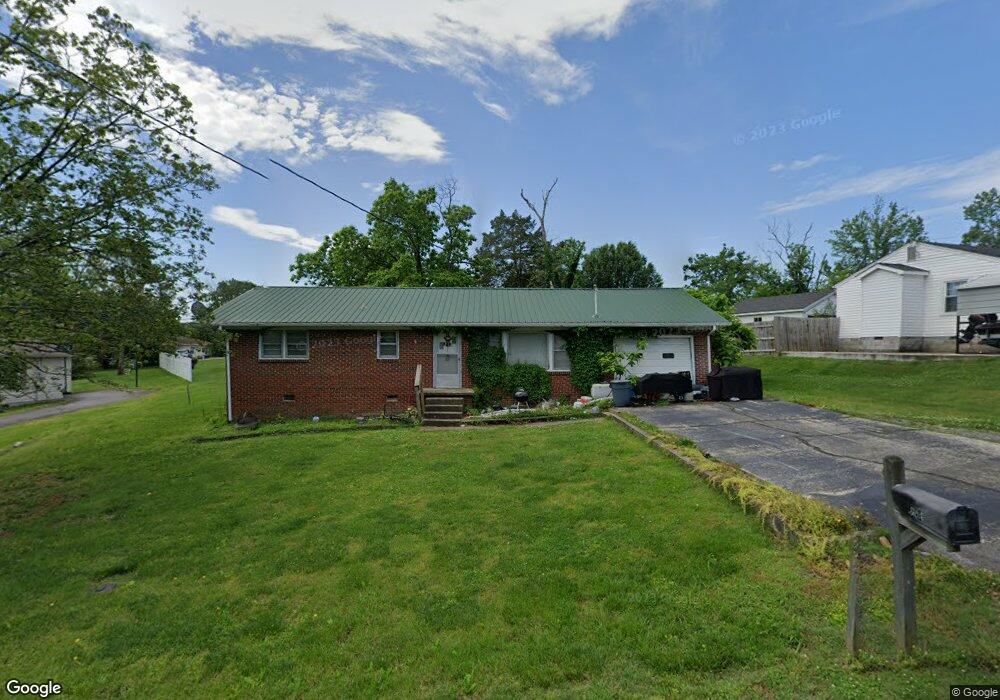 303 Charlotte Dr, Shelbyville, TN 37160 - photo 1