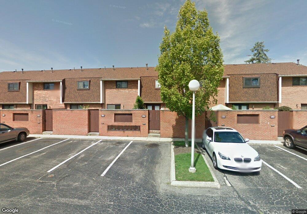 1763 Willoway Cir N, Columbus, OH 43220 - photo 1