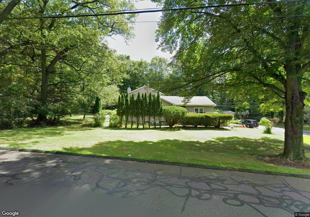 5 E Stemmer Ln, Suffern, NY 10901 - photo 1