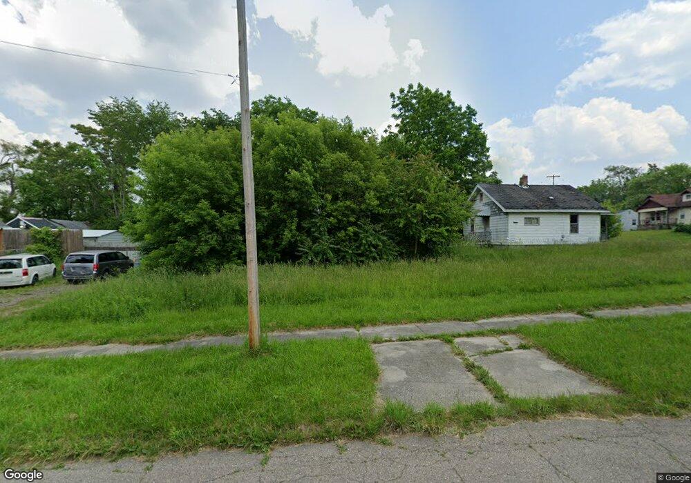 983 Farnum Ave, Flint, MI 48503 - photo 1