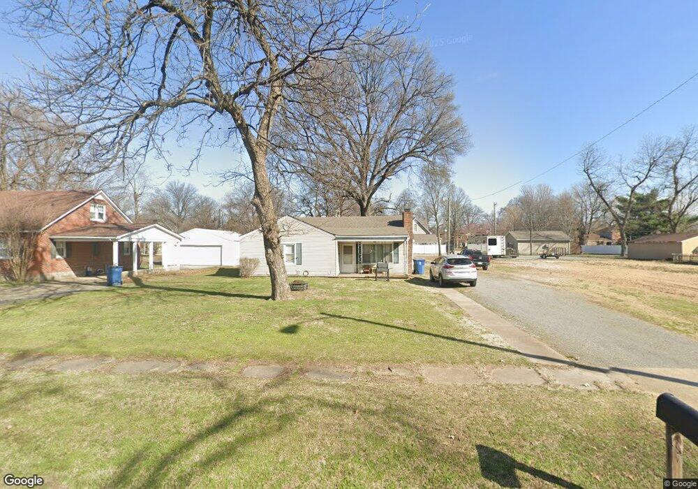 925 Davis St, New Madrid, MO 63869 - photo 1