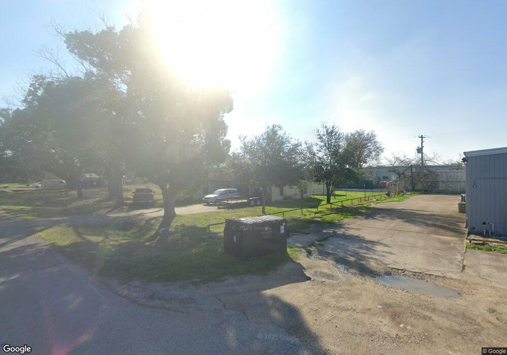 102 Morgan St, Alvin, TX 77511 - photo 1