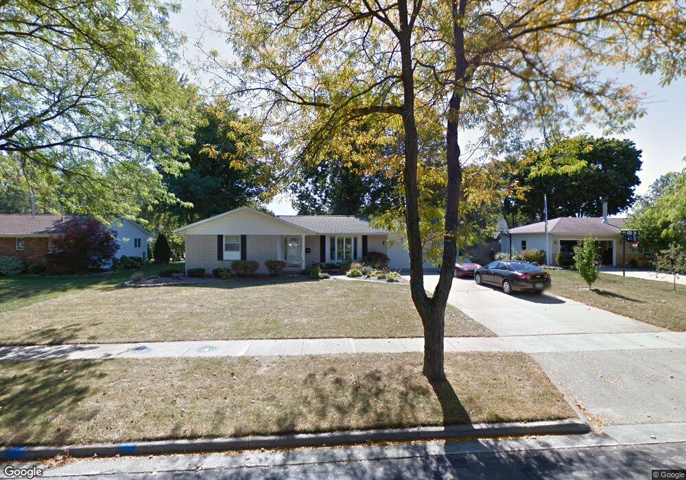 721 W Ardussi St, Frankenmuth, MI 48734 - photo 1