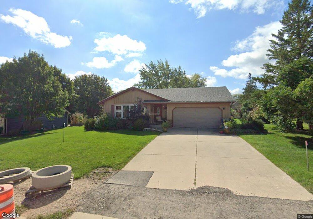 N84W16341 Menomonee Ave, Menomonee Falls, WI 53051 - photo 1