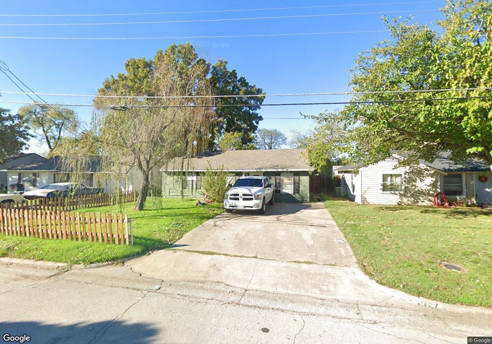 802 Shawnee Trace, Grand Prairie, TX 75051 - photo 1