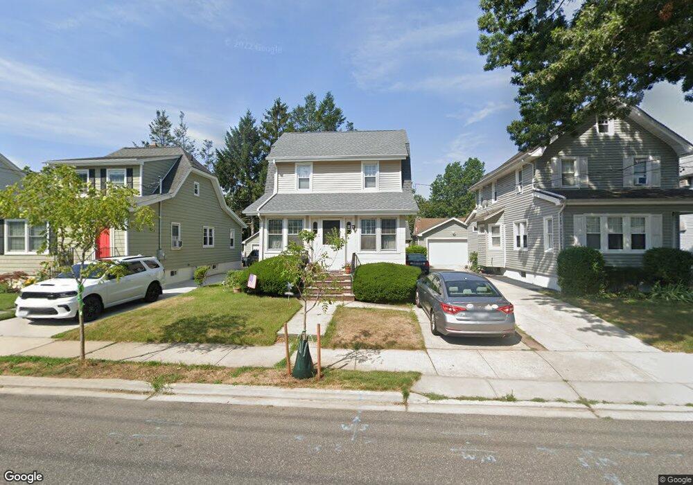 50 Daisy Ave, Floral Park, NY 11001 - photo 1