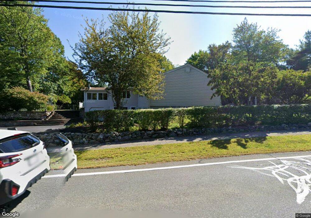 4 Bicentennial Dr, Nashua, NH 03062 - photo 1