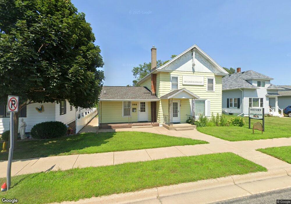 328 S 3rd St, La Crescent, MN 55947 - photo 1