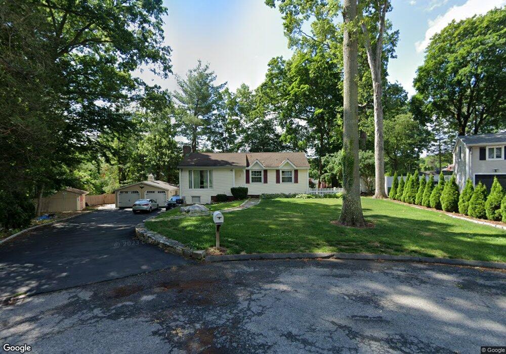 9 Rushmore Cir, Stamford, CT 06905 - photo 1