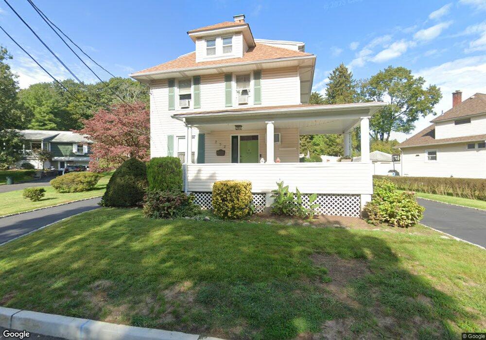 252 Lakeview Dr, Ridgewood, NJ 07450 - photo 1