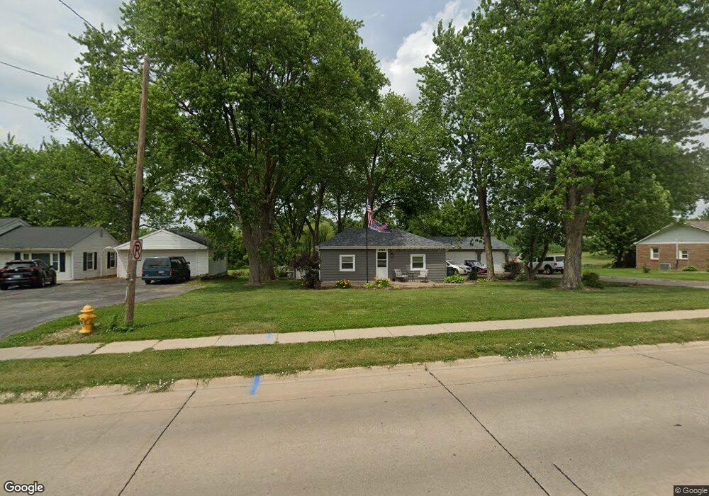 2428 W 49th St, Davenport, IA 52806 - photo 1