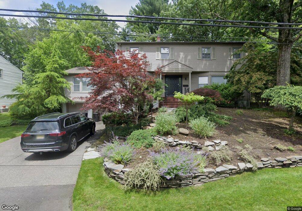 10 Lancaster Ct, Cresskill, NJ 07626 - photo 1