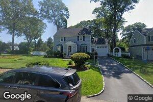 18 Dogwood Ln, Glen Head, NY 11545