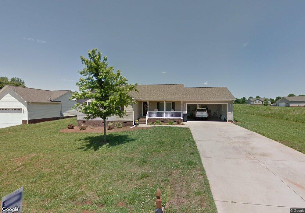 108 W Dundee Ct, Statesville, NC 28625 - photo 1