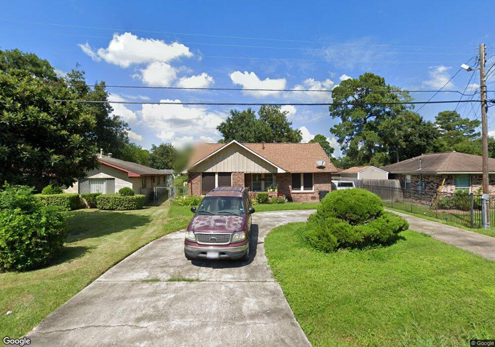 3709 Weaver Rd, Houston, TX 77093 - photo 1