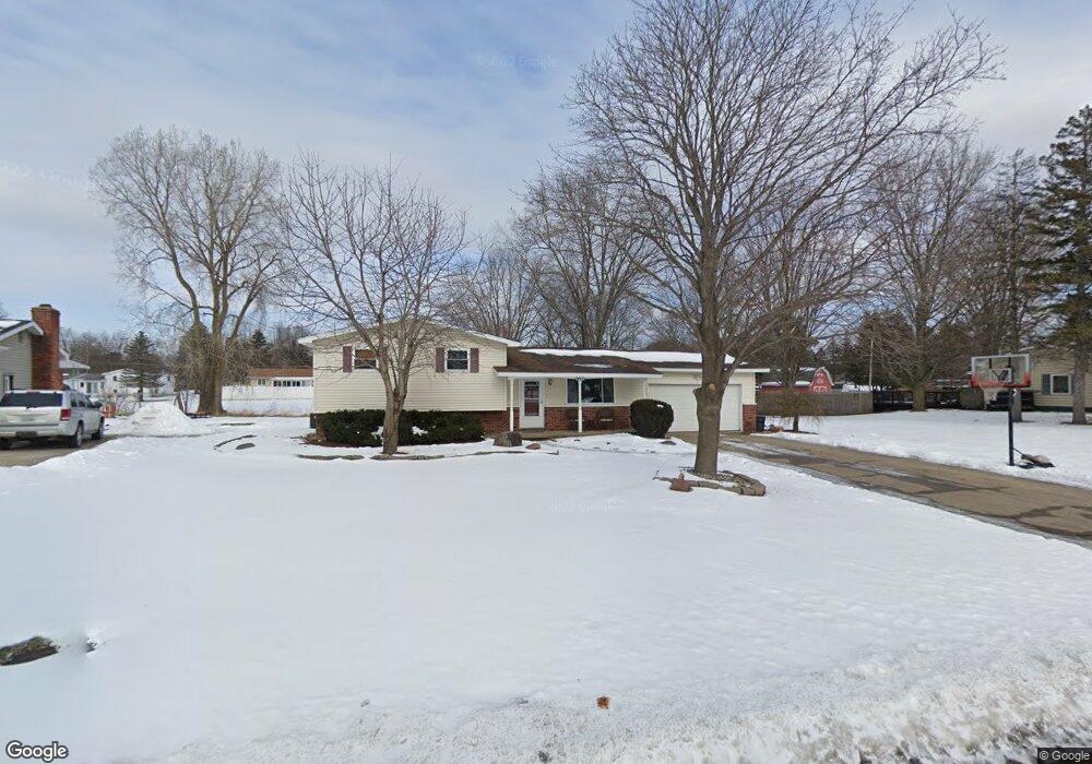 8063 Castleward Dr, Davison, MI 48423 - photo 1