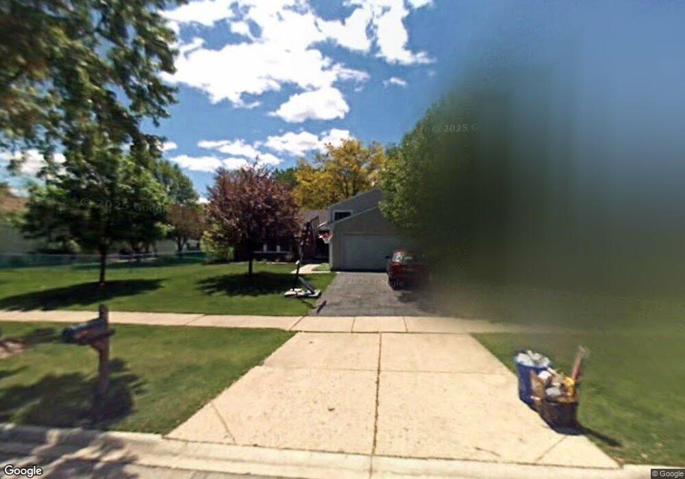 302 Cedarbrook Rd, Naperville, IL 60565 - photo 1