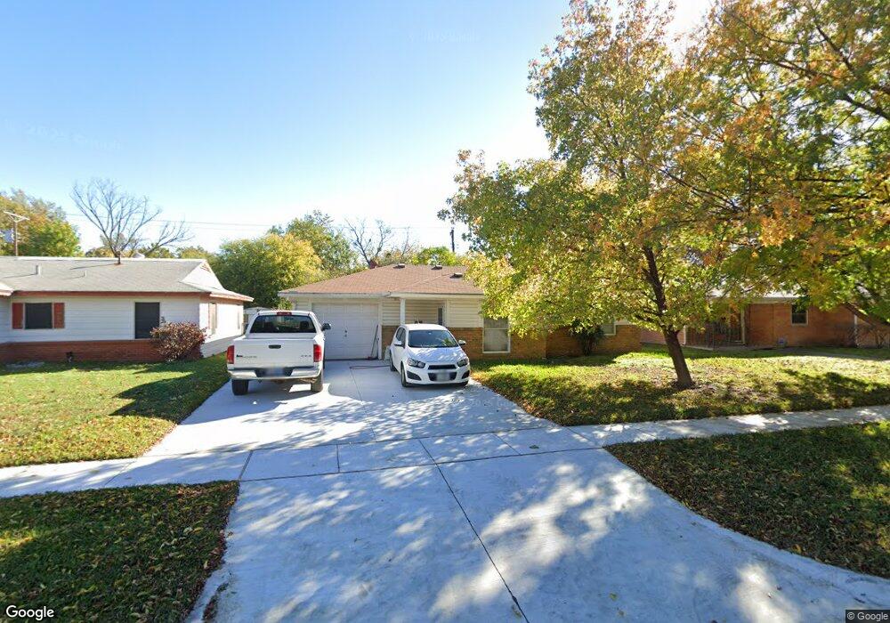 1113 SW 5th St, Grand Prairie, TX 75051 - photo 1