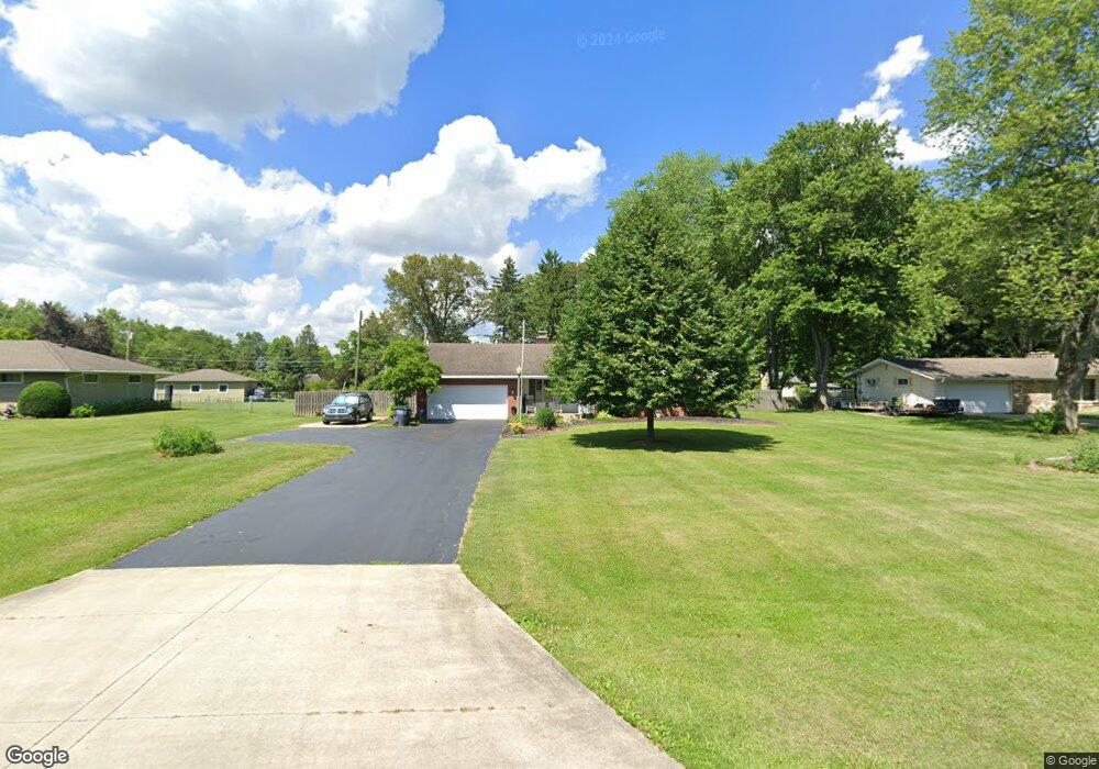 4624 Wingate Rd, Columbus, OH 43232 - photo 1