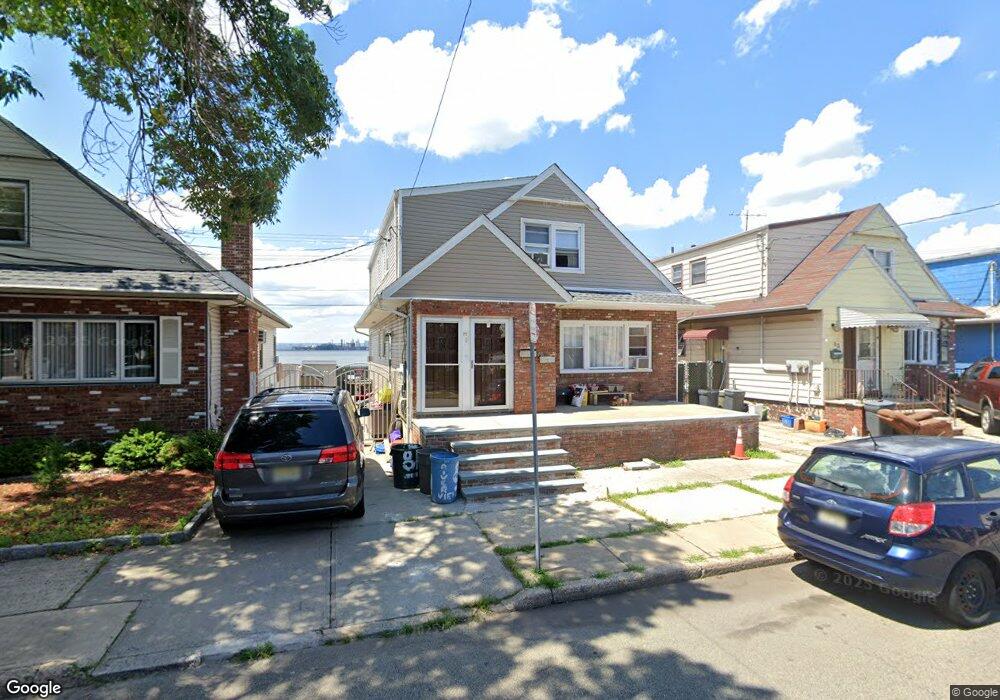 81 Riverview Rd, Jersey City, NJ 07305 - photo 1