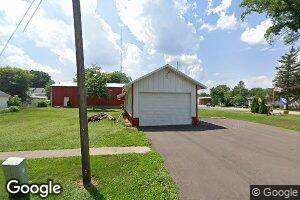 302 Blaine St, Leaf River, IL 61047