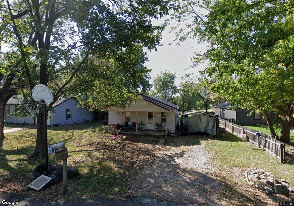 108 SW 8th St, Muldrow, OK 74948 - photo 1