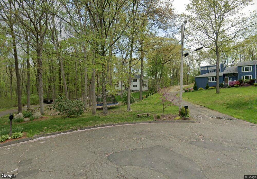 128 Cranbury Dr, Trumbull, CT 06611 - photo 1