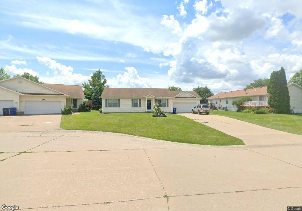 4211 Grove Ct, Davenport, IA 52804 - photo 1