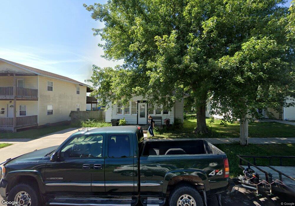 1010 Myra St, Moberly, MO 65270 - photo 1