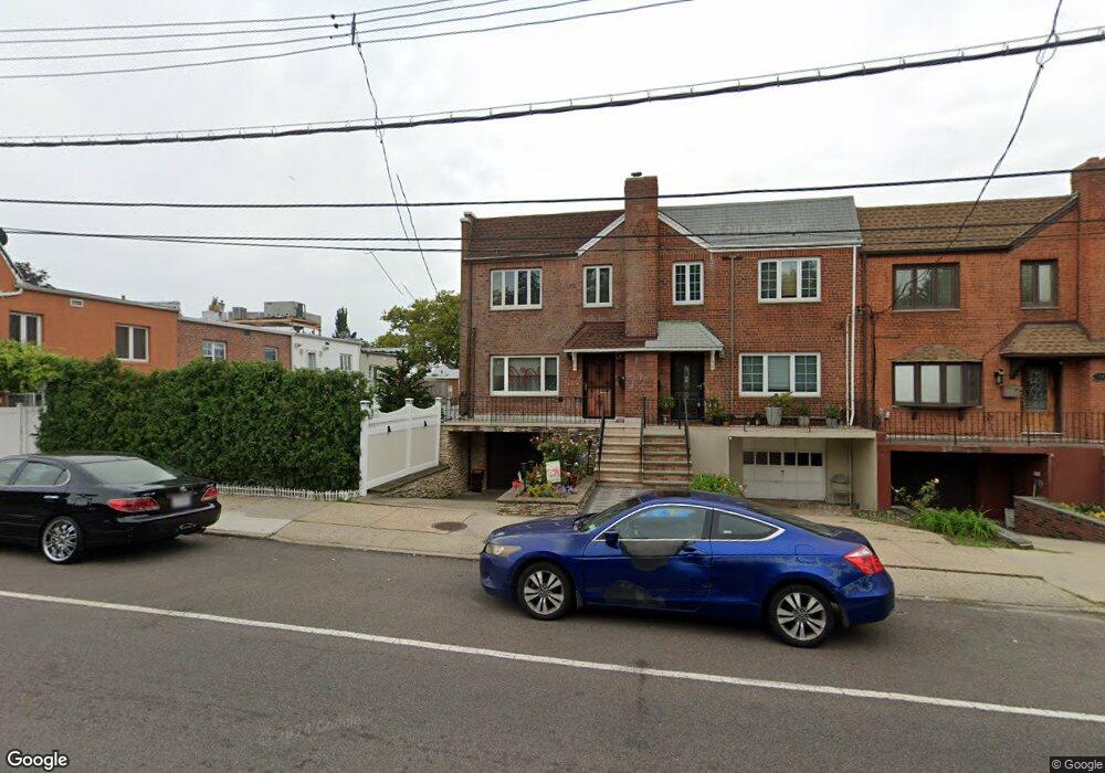 5746 164th St, Fresh Meadows, NY 11365 - photo 1